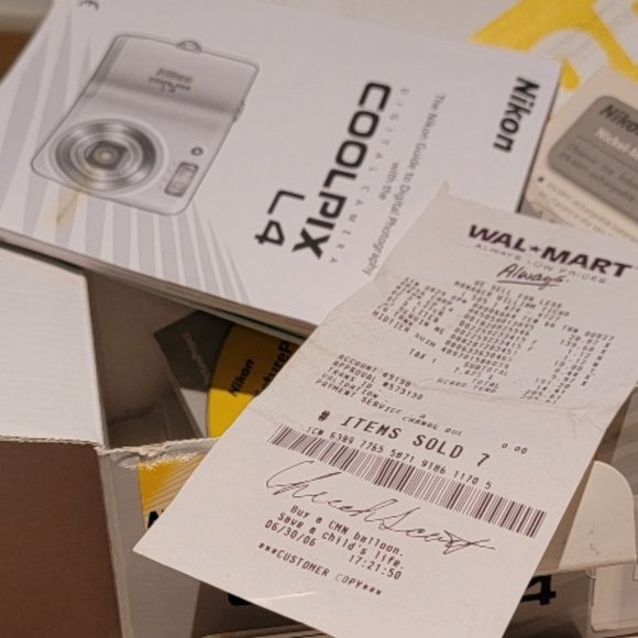Nikon COOLPIX L4 4.0OPM Digital Camera - Silver Box Receipt - Picture 8 of 8